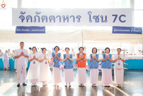 ภาพ No.325676:วันที่ 22 เมษายน พ.ศ.2569(วันคุ้มครองโลก) งานถวายมหาสังฆทาน 40,000 กว่าวัดทั่วประเทศ เจ้าหน้าที่ สาธุชน ร่วมใจจัดเตรียมภัตตาหารเพล (ชุด 2)