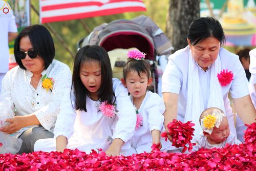 ภาพ No.304067:วันที่ 25 มกราคม พ.ศ. 2569 พิธีต้อนรับพระธรรมยาตรา  รร.สามัคคีราษฏร์บำรุง-วัดพระธรรมกาย ในโครงการธรรมยาตรา กตัญญูบูชา มหาปูชนียาจารย์ พระมงคลเทพมุนี(สด จนฺทสโร) พระผู้ปราบมาร อนุสรณ์สถาน 7 แห่ง ปีที่ 14