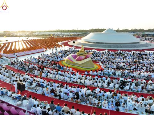 ภาพ No.74727:พิธีตักบาตรพระธรรมยาตราฯ ในโครงการธรรมยาตรากตัญญูบูชา มหาปูชนียาจารย์ พระมงคลเทพมุนี(สด จนฺทสโร) พระผู้ปราบมาร ปีที่ 11 ณ อนุสรณ์สถานลำดับที่ 5 สถานที่เผยแผ่วิชชาธรรมกายครั้งแรก อนุสรณ์สถานบางปลา วัดบางปลา อ.บางเลน จ.นครปฐม วันที่ 29 มกราคม พ.ศ. 2566