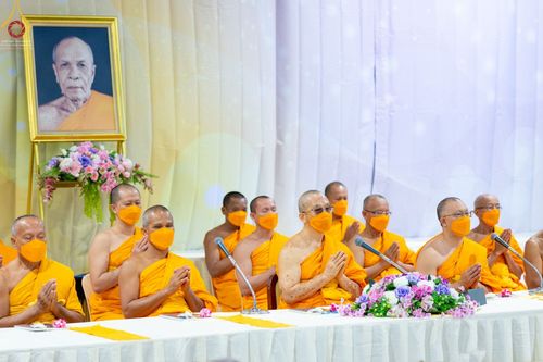 ภาพ No.69240:พิธีถวายภัตตาหารเป็นสังฆทาน แด่คณะพระธรรมยาตราฯ ในโครงการธรรมยาตราฯ ปีที่ 11 ณ อนุสรณ์สถานมหาวิหารพระมงคลเทพมุนี อ.สองพี่น้อง จ.สุพรรณบุรี วันที่ 4 และ 5 มกราคม พ.ศ. 2566