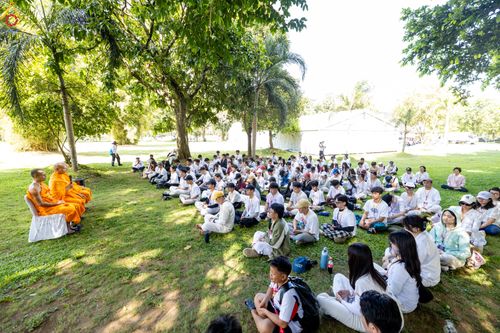 ภาพ No.330061:วันที่ 27-29 พฤษภาคม พ.ศ.2569 MBMI Tangerang (Majelis Agama Buddha Mahanikaya) ได้มีการเตรียมงานเพื่อจัดงานวิสาขบูชานานาชาติ  ชึ่งในงานจะมีการจุดประทีปโคมลาน โคมลอย กว่า 20,000 ดวง  เพื่อน้อมถวายเป็นพุทธบูชา และเพื่อเป็นการกระชับสัมพันธมิตรภาพ