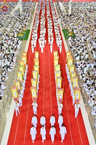 ภาพ No.92248:พิธีทอดกฐินธรรมชัยเพื่อสร้างอาคาร 115 ปี คุณยายอาจารย์มหารัตนอุบาสิกาจันทร์ ขนนกยูง อาทิตย์ต้นเดือนที่ 5 พฤศจิกายน พ.ศ. 2566 ณ วัดพระธรรมกาย จ.ปทุมธานี