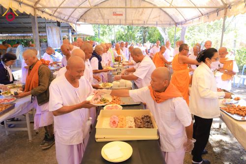 ภาพ No.285611:วันที่ 26-30  พฤศจิกายน พ.ศ. 2568  กิจกรรมสวดมนต์ นั่งสมาธิ ฟังธรรม ของนาคธรรมทายาท ในโครงการบวชบูชาธรรมมหาปูชนียาจารย์  ณ ศูนย์ปฏิบัติธรรมบุรีรัมย์ จ.บุรีรัมย์