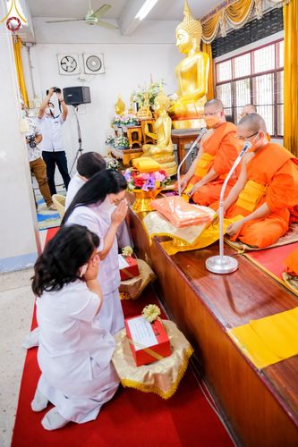 ภาพ No.71665:พระธรรมยาตรา ปฏิบัติศาสนกิจ ทำนุบำรุงศาสนสถาน, สวดธรรมจักร ,ปฏิบัติธรรม ร่วมกับชุมชน,นักเรียนเด็กดีวีสตาร์ และร่วมพิธีทอดผ้าป่าบำรุงศาสนสถาน ในโครงการธรรมยาตรากตัญญูบูชา มหาปูชนียาจารย์ พระมงคลเทพมุนี(สด จนฺทสโร) พระผู้ปราบมาร อนุสรณ์สถาน 7 แห่ง ปีที่ 11