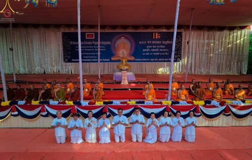 ภาพ No.65734:พิธีถวายพระบรมสารีริกธาตุ เพื่อประดิษฐาน ณ พระพุทธรูปปางไสยยาสน์ ที่ยาวที่สุดในบังกลาเทศ  วันที่ 22 พฤศจิกายน พ.ศ. 2565