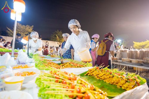 ภาพ No.295473:วันที่ 16 มกราคม พ.ศ. 2569 พิธีถวายภัตตาหารเป็นสังฆทาน แด่พระธรรมยาตรา ณ วัดโบสถ์บน ต.บางคูเวียง จ.นนทบุรี อนุสรณ์สถานลำดับที่ 4 สถานที่เกิดด้วยกายธรรม ในโครงการธรรมยาตรา กตัญญูบูชา มหาปูชนียาจารย์ พระมงคลเทพมุนี(สด จนฺทสโร) พระผู้ปราบมาร อนุสรณ์สถาน 7 แ