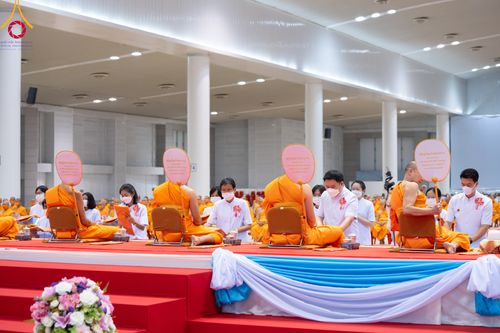 ภาพ No.91080:พิธีบำเพ็ญกุศลสวดพระอภิธรรม  อุบาสกถาวร พรหมถาวร (อุบาสกผู้ปั้นพระ) คืนสุดท้าย วันศุกร์ที่ 20 ตุลาคม พ.ศ. 2566 ณ ห้องแก้วสารพัดนึก 1 สภาธรรมกายสากล วัดพระธรรมกาย จ.ปทุมธานี