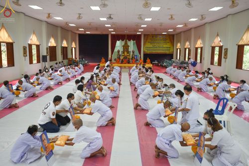 ภาพ No.65536:พิธีเวียนประทักษิณ และขอขมามอบผ้าไตร รุ่นบูชาธรรมมหาปูชนียาจารย์  ปี ๒๕๖๕ ณ วัดพระพุทธบาทราชวรมหาวิหาร  อ.พระพุทธบาท จ.สระบุรี วันเสาร์ที่ ๒๐ พฤศจิกายน พ.ศ. ๒๕๖๕