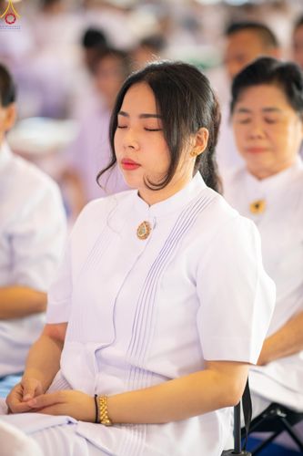 ภาพ No.327911:วันที่ 3 พฤษภาคม พ.ศ.2569 พิธีตักบาตร ข้าวสารอาหารแห้ง ณ บ้านแก้วเรือนทองคุณยายอาจารย์ฯ วัดพระธรรมกาย