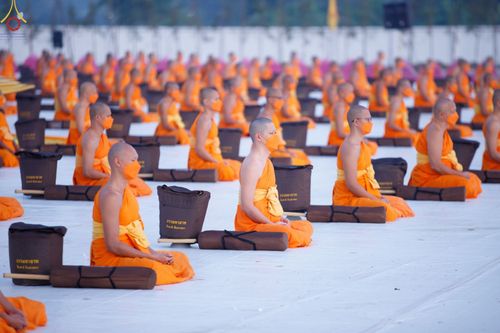 ภาพ No.74240:พุทธบุตรธรรมยาตรา ปฏิบัติธรรมและบันทึกภาพประวัติศาสตร์ ในโครงการธรรมยาตรากตัญญูบูชา มหาปูชนียาจารย์ พระมงคลเทพมุนี(สด จนฺทสโร) พระผู้ปราบมาร อนุสรณ์สถาน 7 แห่ง ปีที่ 11 ณ อนุสรณ์สถานบางปลา อ.บางเลน จ.นครปฐม วันที่ 23 มกราคม พ.ศ. 2566