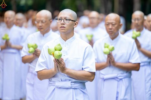 ภาพ No.338704:วันที่ 11 กรกฎาคม พศ.2569 พิธีบรรพชาอุปสมบท โครงการอุปสมบทหมู่ธรรมทายาทนานาชาติ  IDOP รุ่นที่ 21 (ภาษาจีน)  จากประเทศจีน มาเลเซีย สิงคโปร์ และไต้หวัน , โครงการบรรพชาสามเณรโรงเรียนนานาชาติ รุ่นที่ 15