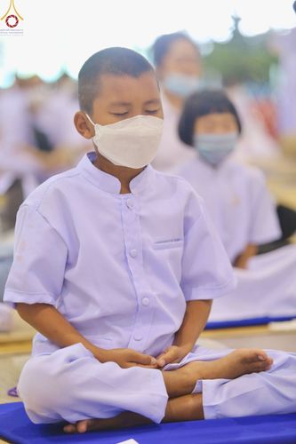 ภาพ No.65159:พิธีบูชาข้าวพระ และสาธุชนปฏิบัติธรรมร่วมกัน ในวันอาทิตย์ต้นเดือนที่ 4 ธันวาคม พ.ศ. 2565 ณ วัดพระธรรมกาย จ.ปทุมธานี