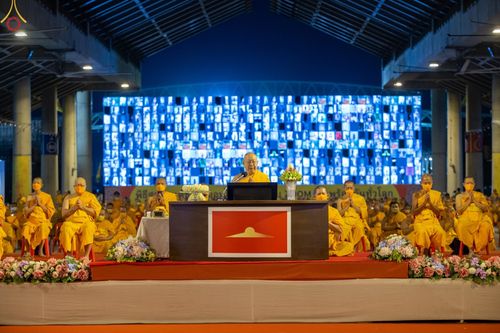 ภาพ No.68625:พิธีสวดมนต์ข้ามปี วันที่ 31 ธันวาคม พ.ศ. 2565 ณ มหารัตนวิหารคด วัดพระธรรมกาย จ.ปทุมธานี