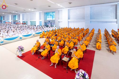 ภาพ No.92186:พิธีบูชาข้าวพระ ในวันทอดกฐินสามัคคี อาทิตย์ต้นเดือนที่ 5 พฤศจิกายน พ.ศ. 2566 ณ วัดพระธรรมกาย จ.ปทุมธานี