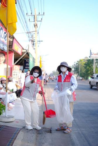 ภาพ No.306552:ภาพเบื้องหลังอาสาสมัครรวมใจ ชุดที่ 5 ในโครงการธรรมยาตรา กตัญญูบูชา มหาปูชนียาจารย์ พระมงคลเทพมุนี(สด จนฺทสโร) พระผู้ปราบมาร อนุสรณ์สถาน 7 แห่ง ปีที่ 14