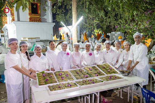 ภาพ No.293706:วันที่ 14 มกราคม พ.ศ. 2569  พิธีถวายภัตตาหารเป็นสังฆทาน แด่พระธรรมยาตรา  ณ วัดสองพี่น้อง ต.ต้นตาล อ.สองพี่น้อง จ.สุพรรณบุรี  ในโครงการธรรมยาตรา กตัญญูบูชา มหาปูชนียาจารย์  พระมงคลเทพมุนี(สด จนฺทสโร) พระผู้ปราบมาร  อนุสรณ์สถาน 7 แห่ง ปีที่ 14