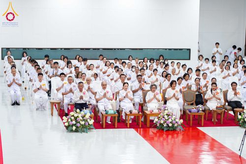 ภาพ No.315842:วันพฤหัสบดีที่ 26 มีนาคม พ.ศ. 2569 พิธีบำเพ็ญกุศล คุณพ่อณรงค์ จินตมากุล  สิริอายุ 99 ปี 11 เดือน โยมบิดา พระครูปลัดรัตนวีรวัฒน์ (รังสฤษดิ์ อิทฺธิจินตโก) ที่ปรึกษาเจ้าคณะจังหวัดปทุมธานี เจ้าอาวาสวัดพระธรรมกาย  ณ ห้องปลูกศรัทธา 2 วัดพระธรรมกาย ปทุมธานี