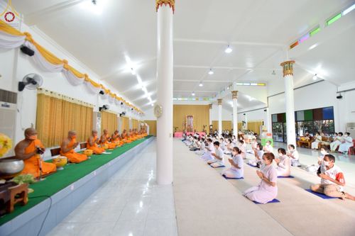 ภาพ No.67028:พิธีอุปสมบทวัดพันเสด็จนอก อ.ศรีราชา จ.ชลบุรี รับบุญจัดงานโดย สำนักพัฒนาเยาวชนโลก เมื่อวันที่ 7 ธันวาคม พ.ศ. 2565