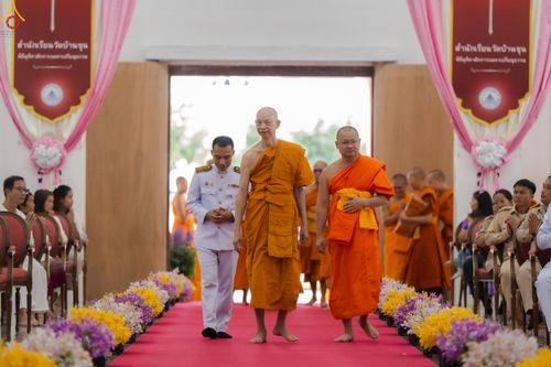 ภาพ No.331854:วันพฤหัสบดีที่ 4 มิถุนายน พ.ศ.2569 พิธีต้อนรับเปรียญธรรม 9 ประโยค และเปรียญธรรม 6 ประโยค  ณ อาคารธรรมสภา วัดบ้านขุน ต.บ่อหลวง อ.ฮอด จ.เชียงใหม่