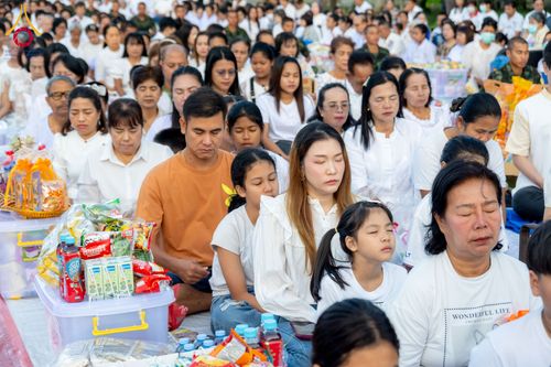 ภาพ No.281508:วันอาทิตย์ที่ 28 ธันวาคม พ.ศ.2568 ตักบาตรพระ 1000 รูป ปีที่ 1 ทำบุญเมืองสตูลส่งท้ายปี ณ หน้าโรงเรียนสตูลวิทยา จ.สตูล