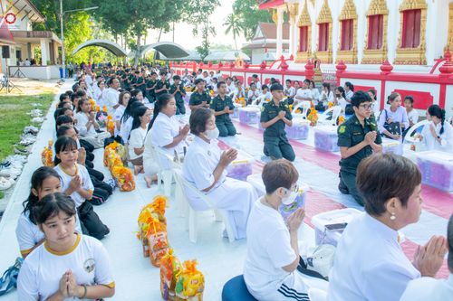 ภาพ No.339135:วันเสาร์ที่ 27 มิถุนายน พ.ศ. 2569 พิธีตักบาตรแด่คณะสงฆ์ 323 วัด 4 จังหวัดชายแดนภาคใต้ พิธีถวายสังฆทานแด่คณะสงฆ์ 323 วัด ปีที่ 22 ครั้งที่ 187 พิธีมอบกองทุนหนุนแรงใจช่วยครูใต้ ปีที่ 19 ครั้งที่ 150 และพิธีทำบุญอุทิศส่วนกุศลให้ผู้วายชนม์