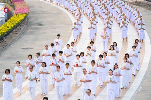 ภาพ No.320807:วันเสาร์ที่ 11 เมษายน พ.ศ.2569 พิธีเวียนประทักษิณ พิธีวันทาเจดีย์ โครงการอุปสมบทหมู่ บูชาธรรมหลวงพ่อธัมมชโย พ.ศ.2569 โครงการอุปสมบทหมู่ธรรมทายาท ระดับอุดมศึกษา รุ่น 53 (ภาคฤดูร้อน) ณ วัดพระธรรมกาย ปทุมธานี