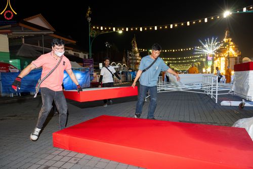 ภาพ No.311136:วันเสาร์ที่ 28 กุมภาพันธ์ พ.ศ. 2569 พิธีตักบาตรพระมหากุศล 11,250 รูป เฉลิมฉลอง 1,250 ปีศรีธรรมราชเจดีย์ สู่มรดกโลก ณ ถนนราชดำเนิน บริเวณหน้าวัดพระมหาธาตุวรมหาวิหาร อ.เมือง จ.นครศรีธรรมราช