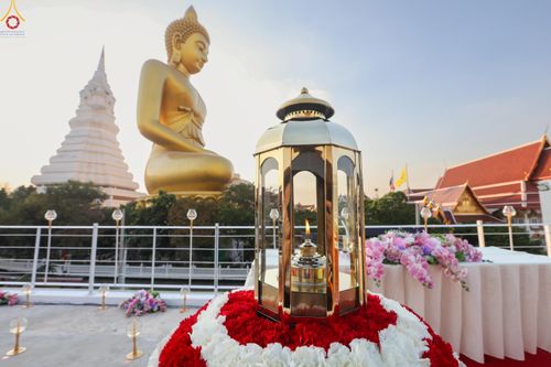 ภาพ No.302774:วันที่ 24 มกราคม พ.ศ. 2569 พิธีจุดประทีปธรรมถวายเป็นพุทธบูชา  และบูชาธรรมมหาปูชนียาจารย์  ณ อาคารธรรมยาตรา กตัญญูบูชามหาปูชนียาจารย์  ตรงข้ามวัดปากน้ำภาษีเจริญ จ.กรุงเทพมหานคร ในโครงการธรรมยาตรา กตัญญูบูชา มหาปูชนียาจารย์ พระมงคลเทพมุนี(สด จนฺทสโร) พระผู