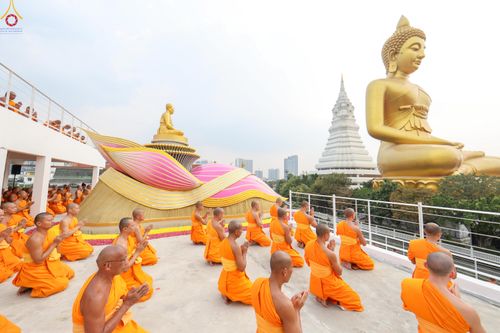 ภาพ No.299955:วันที่ 22 มกราคม พ.ศ.2569 พระธรรมยาตราปฏิบัติธรรม และถ่ายภาพหมู่ประวัติศาสตร์ ณ อาคารธรรมยาตรา กตัญญูบูชามหาปูชนียาจารย์  ตรงข้ามวัดปากน้ำภาษีเจริญ จ.กรุงเทพมหานคร ในโครงการธรรมยาตรา กตัญญูบูชา มหาปูชนียาจารย์ พระมงคลเทพมุนี(สด จนฺทสโร) พระผู้ปราบมาร อนุ