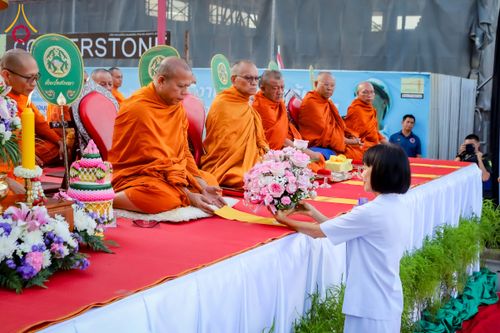 ภาพ No.313886:วันอาทิตย์ที่ 14 มีนาคม พ.ศ. 2569 ทำบุญเมืองหาดใหญ่ตักบาตรพระ 1,109 รูป เติมบุญใหญ่ หลังวิกฤตมหาอุทกภัย ณ ซุ้มประตูไชน่าทาวน์ ถนนศุภสารรังสรรค์ อ.หาดใหญ่ จ.สงขลา