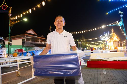 ภาพ No.311140:วันเสาร์ที่ 28 กุมภาพันธ์ พ.ศ. 2569 พิธีตักบาตรพระมหากุศล 11,250 รูป เฉลิมฉลอง 1,250 ปีศรีธรรมราชเจดีย์ สู่มรดกโลก ณ ถนนราชดำเนิน บริเวณหน้าวัดพระมหาธาตุวรมหาวิหาร อ.เมือง จ.นครศรีธรรมราช