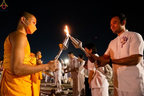 ภาพ No.90299:พิธีจุดประทีป 20,000 ดวง บูชาพระมหาธรรมกายเจดีย์ และบูชาพระมงคลเทพมุนี(สด จนฺทสโร) พระผู้ปราบมาร วันอังคารที่ 10 ตุลาคม พ.ศ. 2566 ณ ลานธรรมพระมหาธรรมกายเจดีย์ วัดพระธรรมกาย จ.ปทุมธานี