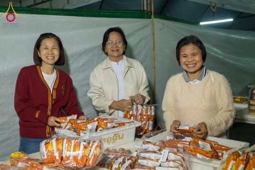 ภาพ No.290720:วันที่ 9 มกราคม พ.ศ. 2569 พิธีถวายภัตตาหารเป็นสังฆทาน แด่พระธรรมยาตรา ณ อนุสรณ์สถานคลองบางนางแท่น อ.สามพราน จ.นครปฐม ในโครงการธรรมยาตรา กตัญญูบูชา มหาปูชนียาจารย์ พระมงคลเทพมุนี(สด จนฺทสโร) พระผู้ปราบมาร อนุสรณ์สถาน 7 แห่ง ปีที่ 14