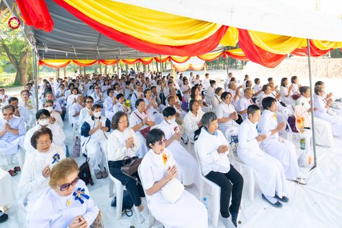 ภาพ No.285750:วันพุธที่ 10 ธันวาคม พ.ศ.2568  พิธีตอกเสาเข็มมงคลต้นสุดท้าย รองรับองค์พระเจดีย์เพื่อสร้างสันติภาพโลก ณ ศูนย์ปฏิบัติธรรมและศูนย์อบรมเยาวชน ชัยนาท