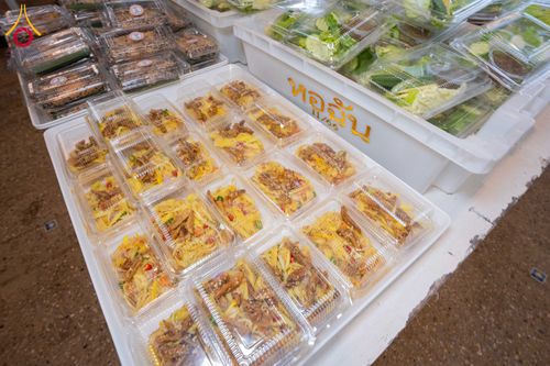 ภาพ No.307060:วันที่ 31 มกราคม พ.ศ. 2569 พิธีถวายภัตตาหารเป็นสังฆทาน แด่พระธรรมยาตรา ณ วัดพระธรรมกาย  จังหวัดปทุมธานี ในโครงการธรรมยาตรา กตัญญูบูชา มหาปูชนียาจารย์ พระมงคลเทพมุนี(สด จนฺทสโร) พระผู้ปราบมาร อนุสรณ์สถาน 7 แห่ง ปีที่ 14