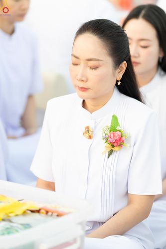 ภาพ No.279769:วันที่ 1 มกราคม พ.ศ.2569 พิธีตักบาตรในวันขึ้นปีใหม่ ณ ลานธรรม วัดพระธรรมกาย