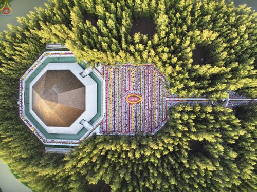 ภาพ No.287540:วันที่ 3 มกราคม พ.ศ. 2569 พิธีต้อนรับพระธรรมยาตรา ในโครงการธรรมยาตรา กตัญญูบูชา มหาปูชนียาจารย์ พระมงคลเทพมุนี(สด จนฺทสโร) พระผู้ปราบมาร อนุสรณ์สถาน 7 แห่ง ปีที่ 14 ณ อนุสรณ์สถานมหาวิหารพระมงคลเทพมุนี (โลตัสแลนด์) อ.สองพี่น้อง จ.สุพรรณบุรี