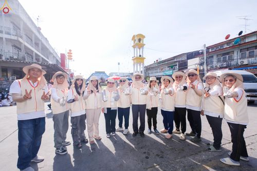 ภาพ No.296239:ภาพเบื้องหลังอาสาสมัครรวมใจ ชุดที่ 2 ในโครงการธรรมยาตรา กตัญญูบูชา มหาปูชนียาจารย์ พระมงคลเทพมุนี(สด จนฺทสโร) พระผู้ปราบมาร อนุสรณ์สถาน 7 แห่ง ปีที่ 14