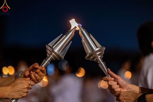ภาพ No.90303:พิธีจุดประทีป 20,000 ดวง บูชาพระมหาธรรมกายเจดีย์ และบูชาพระมงคลเทพมุนี(สด จนฺทสโร) พระผู้ปราบมาร วันอังคารที่ 10 ตุลาคม พ.ศ. 2566 ณ ลานธรรมพระมหาธรรมกายเจดีย์ วัดพระธรรมกาย จ.ปทุมธานี