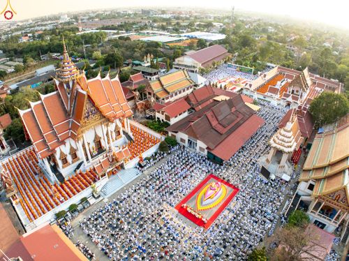 ภาพ No.296855:วันที่ 17 มกราคม พ.ศ. 2569 พิธีจุดประทีปถวายเป็นพุทธบูชา และบูชาธรรมมหาปูชนียาจารย์  ณ วัดโบสถ์บน ต.บางคูเวียง จ.นนทบุรี อนุสรณ์สถานลำดับที่ 4 สถานที่เกิดด้วยกายธรรม ในโครงการธรรมยาตรา กตัญญูบูชา มหาปูชนียาจารย์ พระมงคลเทพมุนี(สด จนฺทสโร) พระผู้ปราบมาร อ