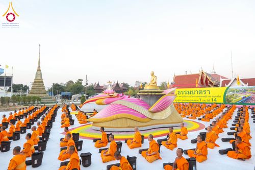 ภาพ No.294611:วันอาทิตย์ที่ 14 ธันวาคม พ.ศ.2568 พระธรรมยาตราปฏิบัติธรรมและถ่ายภาพหมู่ประวัติศาสตร์ ณ วัดสองพี่น้อง ต.ต้นตาล อ.สองพี่น้อง จ.สุพรรณบุรี ในโครงการธรรมยาตรา กตัญญูบูชา มหาปูชนียาจารย์ พระมงคลเทพมุนี(สด จนฺทสโร) พระผู้ปราบมาร อนุสรณ์สถาน 7 แห่ง ปีที่ 14