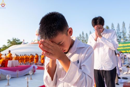 ภาพ No.291970:วันที่ 10 มกราคม พ.ศ. 2569 พิธีจุดประทีปถวายเป็นพุทธบูชา และบูชาธรรมมหาปูชนียาจารย์  ณ อนุสรณ์สถานคลองบางนางแท่น อ.สามพราน จ.นครปฐม ในโครงการธรรมยาตรา กตัญญูบูชา มหาปูชนียาจารย์ พระมงคลเทพมุนี(สด จนฺทสโร) พระผู้ปราบมาร อนุสรณ์สถาน 7 แห่ง ปีที่ 14