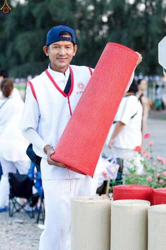 ภาพ No.296093:ภาพเบื้องหลังอาสาสมัครรวมใจ ชุดที่ 1 ในโครงการธรรมยาตรา กตัญญูบูชา มหาปูชนียาจารย์ พระมงคลเทพมุนี(สด จนฺทสโร) พระผู้ปราบมาร อนุสรณ์สถาน 7 แห่ง ปีที่ 14