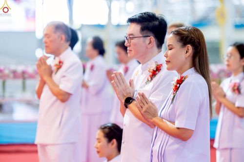 ภาพ No.234012:วันอาทิตย์ที่ 20 กรกฎาคม พ.ศ.2568 พิธีจุดเทียนใจ ไฟนิรันด์ อนันตชัย วัดพระธรรมกาย