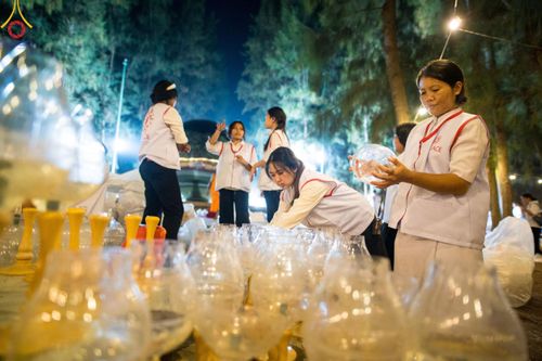 ภาพ No.108316:V.5 ทุ่มพลัง การเตรียมงาน เก็บงาน การรับบุญของเจ้าหน้าที่หน่วยงานต่างๆ เพื่อโครงการธรรมยาตรา กตัญญูบูชามหาปูชนียาจารย์ พระมงคลเทพมุนี (สด จนฺทสโร) พระผู้ปราบมาร อนุสรณ์สถาน 7 แห่ง ปีที่ 12 ระหว่างวันที่ 2 - 31 มกราคม พ.ศ. 2567