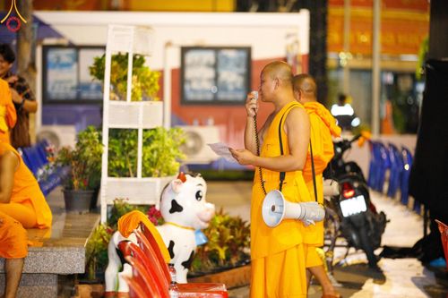 ภาพ No.126825:V.30 เต็มที่ เพื่อโคราช การเตรียมงาน ปฏิบัติงาน และเก็บงาน ของเจ้าหน้าที่หน่วยงานต่างๆ ทุกภาคส่วน เพื่อพิธีทำบุญเมืองนครราชสีมา ฉลอง 556 ปี ตักบาตรพระ 10,000 รูป ในวันเสาร์ที่ 2 มีนาคม พ.ศ.2567 ณ อนุสาวรีย์ท้าวสุรนารี จ.นครราชสีมา จัดโดย คณะสงฆ์จังหวัดนค