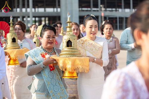 ภาพ No.209694:วันอาทิตย์ที่ 2 มีนาคม พ.ศ. 2568 พิธีภาคบ่าย สัมมนาพิเศษ, ปฏิบัติธรรม พิธีรับมอบพระบรมสารีริกธาตุ ณ สภาธรรมกายสากล วัดพระธรรมกาย