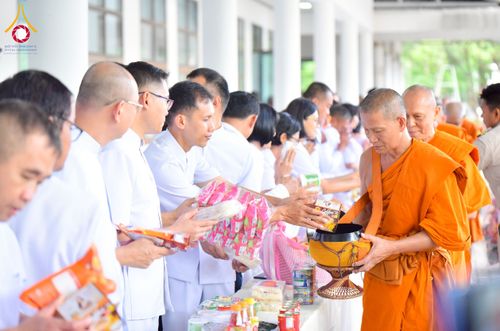 ภาพ No.227137:วันอังคารที่ 3 มิถุนายน พ.ศ. 2568 นายอำเภอคลองหลวง นำพสกนิกรรวมใจภักดิ์ สมเด็จพระนางเจ้าฯ พระบรมราชินี เนื่องในโอกาสวันเฉลิมพระชนมพรรษา ณ อาคารปลูกศรัทธา 2 วัดพระธรรมกาย อ.คลองหลวง จ.ปทุมธานี