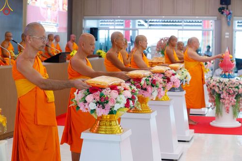 ภาพ No.128912:พิธีทอดผ้าป่าฉลองมหารัตนเจดีย์สิริปทุมสวรรค์ ณ ศูนย์ปฏิบัติธรรมภาคใต้ อ.บางกล่ำ จ.สงขลา วันที่ 10 มีนาคม พ.ศ. 2567