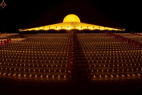 ภาพ No.253688:วันที่ 10 ตุลาคม พ.ศ. 2568 พิธีจุดประทีปบูชาพระผู้ปราบมาร, พิธีจุดประทีปบนพระมหาธรรมกายเจดีย์  20,000 ดวง เนื่องในวันคล้ายวันเกิดครบรอบ 141 ปี พระมงคลเทพมุนี (สด จนฺทสโร)